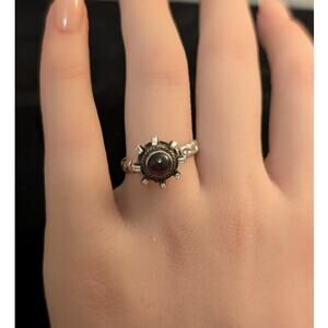 Vintage Unique 'Venus Fly Trap Flower' Garnet Cab Sterling Silver Ring Size 8.25